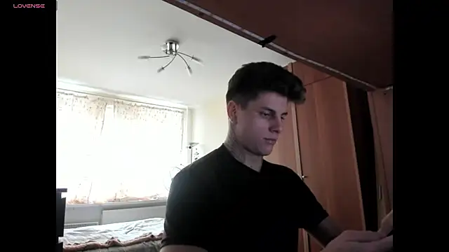 Snapshot of Martin_ice chatting on March 6, 2026, 8:33 am Martin ice online show from March 6, 2026, 8:33 am