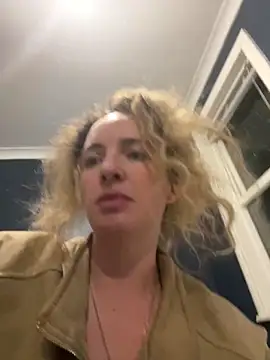 curlyirishgirl online show from February 27, 2026, 10:10 pm