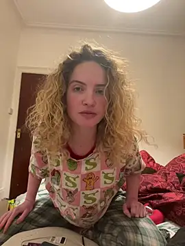 curlyirishgirl online show from March 13, 2026, 3:46 am