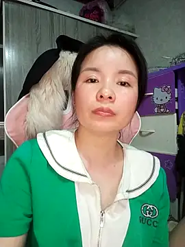 Ivy Trix2 online show from April 5, 2026, 3:09 pm