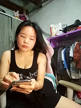 Ivy Trix2 online show from May 15, 2026, 3:57 am