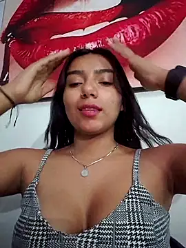 NoelleVireaux online show from April 4, 2026, 4:33 am