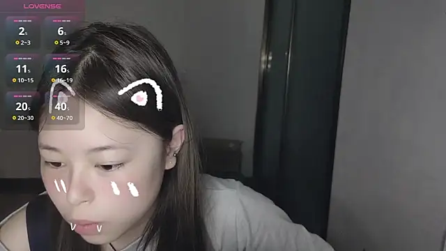 F-Yihao online show from April 7, 2026, 9:21 am