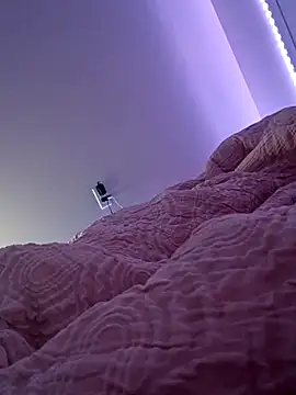 Averyleig online show from February 25, 2026, 12:59 pm