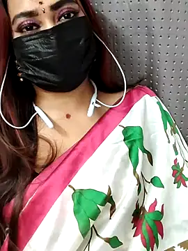 Cutie Nila online show from July 18, 2026, 5:22 am