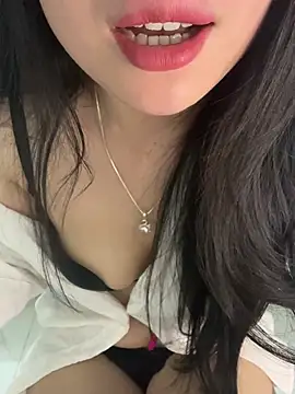 Snapshot of Tinn_tin chatting on June 1, 2026, 6:20 pm Tinn tin online show from June 1, 2026, 6:20 pm