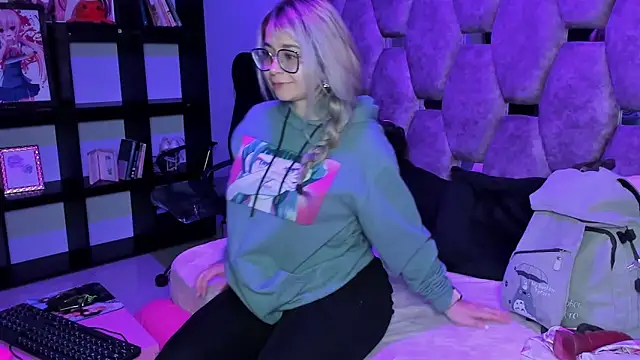 Maky Coss online show from March 12, 2026, 1:17 pm