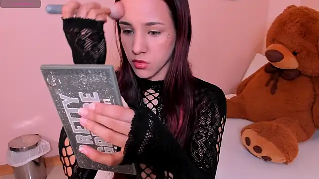 raquel mooon online show from March 12, 2026, 4:57 pm