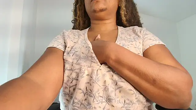 luxy benet online show from March 27, 2026, 9:21 am