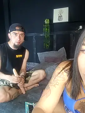 Snapshot of Rommen_N_Zoe chatting on March 28, 2026, 10:31 pm Rommen N Zoe online show from March 28, 2026, 10:31 pm