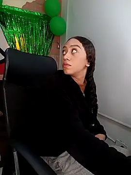 ritzabeth daniel online show from April 5, 2026, 9:12 pm