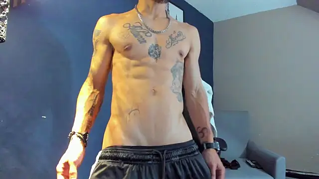 DanteLuxx online show from March 4, 2026, 3:01 am