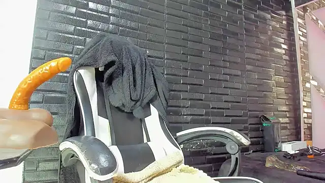 ScarlettSexRx online show from April 15, 2026, 7:58 pm