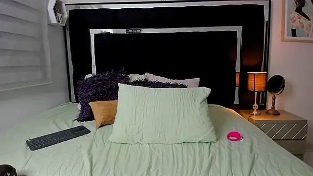 Tiana moon online show from May 15, 2026, 11:12 pm