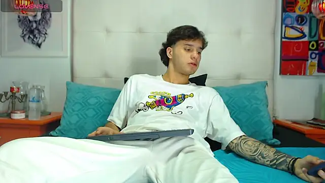 EXCLUSIVE8 online show from March 19, 2026, 4:38 am