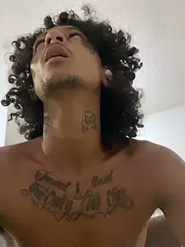 Snapshot of carlitu_021 chatting on February 26, 2026, 5:39 am carlitu 021 online show from February 26, 2026, 5:39 am