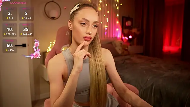 Mila Murr online show from March 22, 2026, 4:43 pm