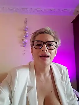 Snapshot of LunaBlaise chatting on March 12, 2026, 7:14 am LunaBlaise online show from March 12, 2026, 7:14 am