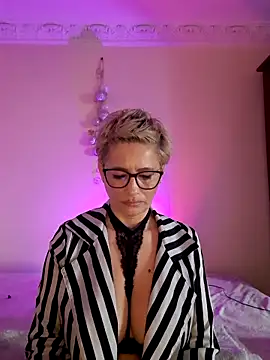 Snapshot of LunaBlaise chatting on March 26, 2026, 7:58 am LunaBlaise online show from March 26, 2026, 7:58 am