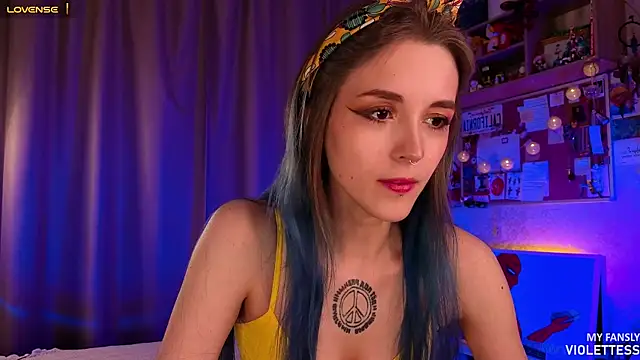 violettess online show from April 10, 2026, 4:01 pm