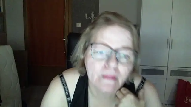 tina71707 online show from March 18, 2026, 1:03 pm