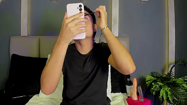 JOEYMIILLS online show from February 27, 2026, 1:22 pm