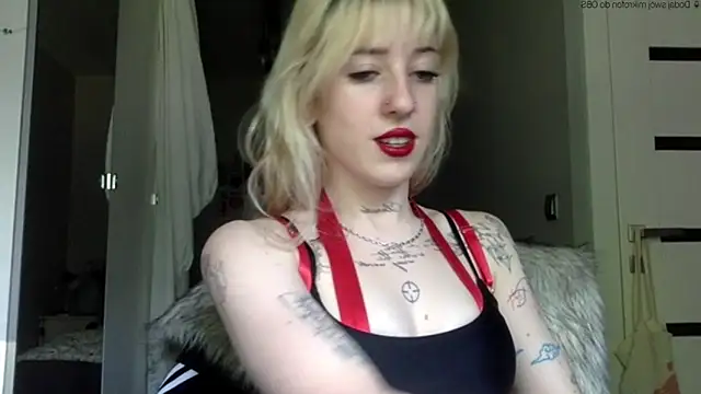 Snapshot of EmmyWet chatting on May 14, 2026, 3:41 pm EmmyWet online show from May 14, 2026, 3:41 pm