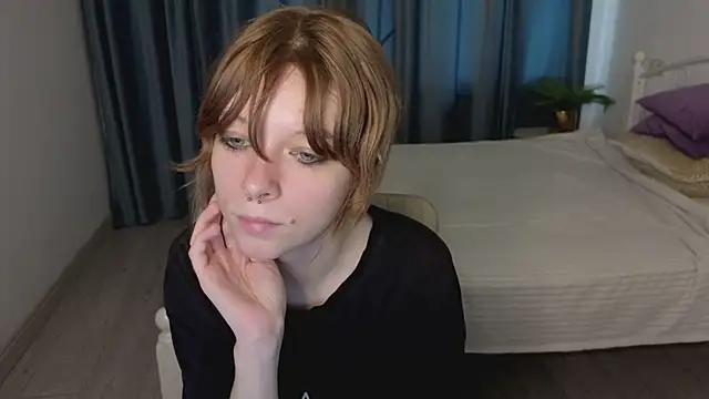 Snapshot of MollySally chatting on July 2, 2026, 4:29 am MollySally online show from July 2, 2026, 4:29 am