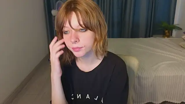 Snapshot of MollySally chatting on July 3, 2026, 4:08 am MollySally online show from July 3, 2026, 4:08 am