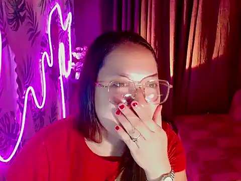 Snapshot of Sweet_coleen chatting on April 19, 2026, 4:28 pm Sweet coleen online show from April 19, 2026, 4:28 pm