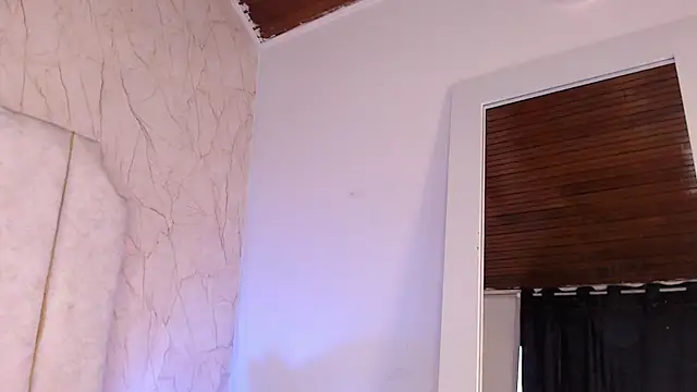 Snapshot of Anittarouse chatting on July 18, 2026, 3:49 pm Anittarouse online show from July 18, 2026, 3:49 pm