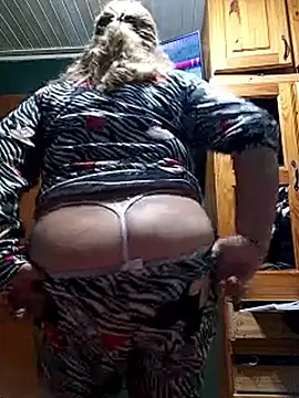 Snapshot of momismilf544 chatting on April 8, 2026, 4:12 am momismilf544 online show from April 8, 2026, 4:12 am