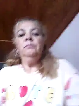 Snapshot of momismilf544 chatting on April 17, 2026, 2:53 pm momismilf544 online show from April 17, 2026, 2:53 pm