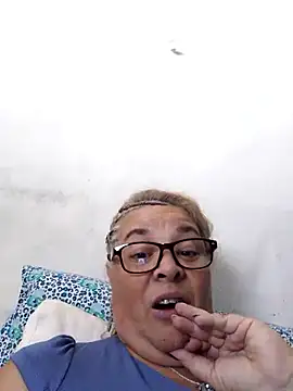 Snapshot of momismilf544 chatting on April 23, 2026, 6:21 pm momismilf544 online show from April 23, 2026, 6:21 pm