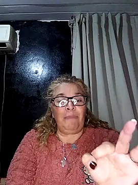 Snapshot of momismilf544 chatting on May 11, 2026, 4:51 am momismilf544 online show from May 11, 2026, 4:51 am