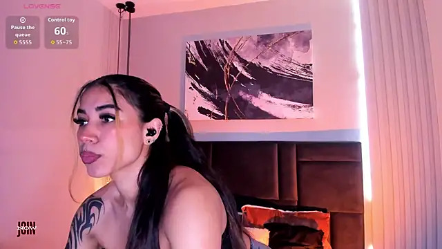 Raven Dooll online show from July 7, 2026, 1:37 pm