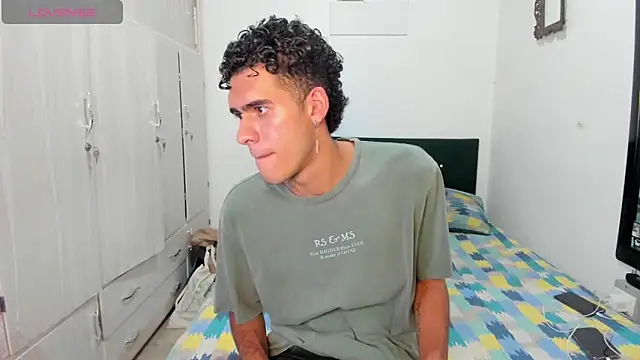 Snapshot of Jean_And_PaulXL chatting on March 4, 2026, 10:16 pm Jean And PaulXL online show from March 4, 2026, 10:16 pm