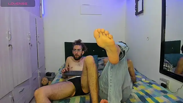 Snapshot of Jean_And_PaulXL chatting on March 25, 2026, 9:43 pm Jean And PaulXL online show from March 25, 2026, 9:43 pm