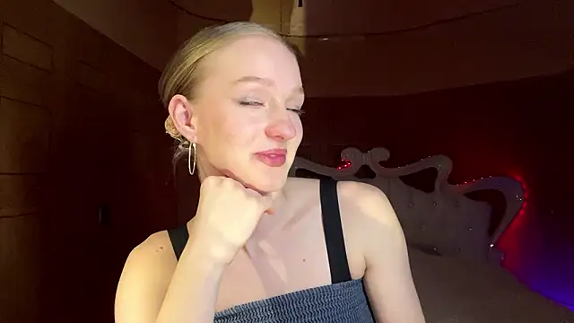 Anika Socutehe online show from March 24, 2026, 10:15 pm