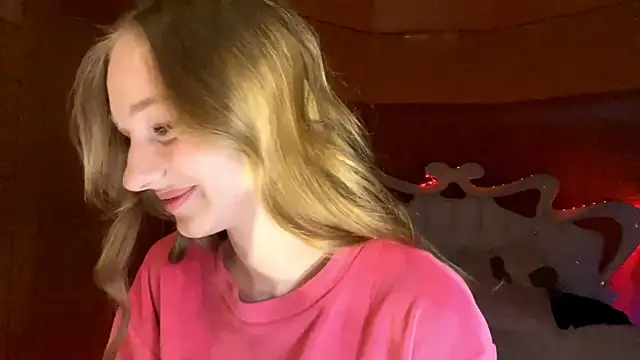 Anika Socutehe online show from April 17, 2026, 8:12 pm