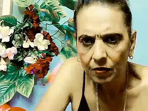 Snapshot of Hot_queen58 chatting on May 20, 2026, 5:52 pm Hot queen58 online show from May 20, 2026, 5:52 pm