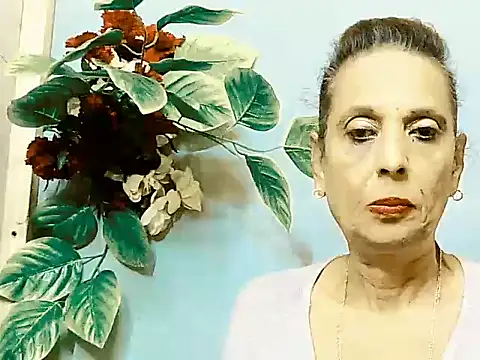 Snapshot of Hot_queen58 chatting on May 22, 2026, 6:20 am Hot queen58 online show from May 22, 2026, 6:20 am