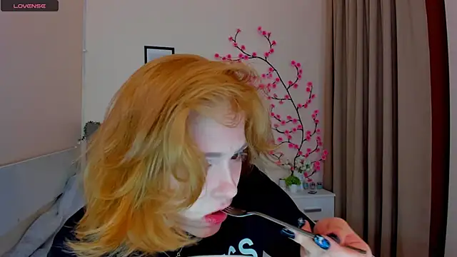 DellaRows online show from April 9, 2026, 5:51 am