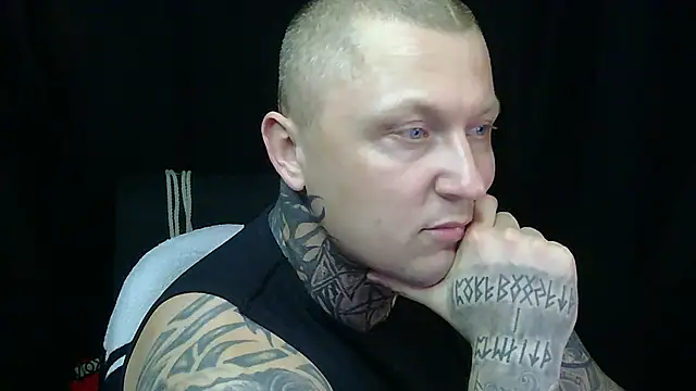 Snapshot of devilWithTats chatting on June 1, 2026, 1:57 pm devilWithTats online show from June 1, 2026, 1:57 pm