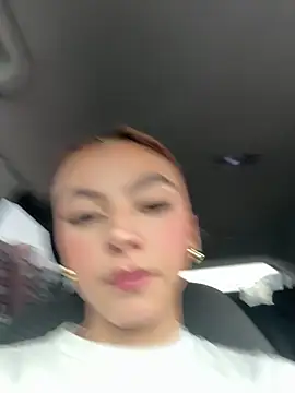   Nahomy online show from April 25, 2026, 4:15 pm