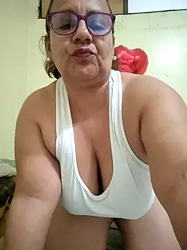 Snapshot of Roxy_77 chatting on March 4, 2026, 2:39 am Roxy 77 online show from March 4, 2026, 2:39 am