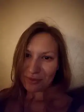 August Shine online show from March 25, 2026, 8:04 pm