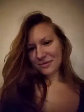 August Shine online show from March 31, 2026, 6:41 pm