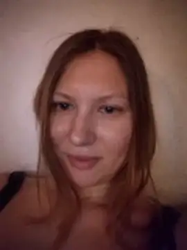 Snapshot of August_Shine chatting on April 7, 2026, 6:19 pm August Shine online show from April 7, 2026, 6:19 pm
