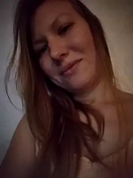 Snapshot of August_Shine chatting on April 10, 2026, 6:56 pm August Shine online show from April 10, 2026, 6:56 pm